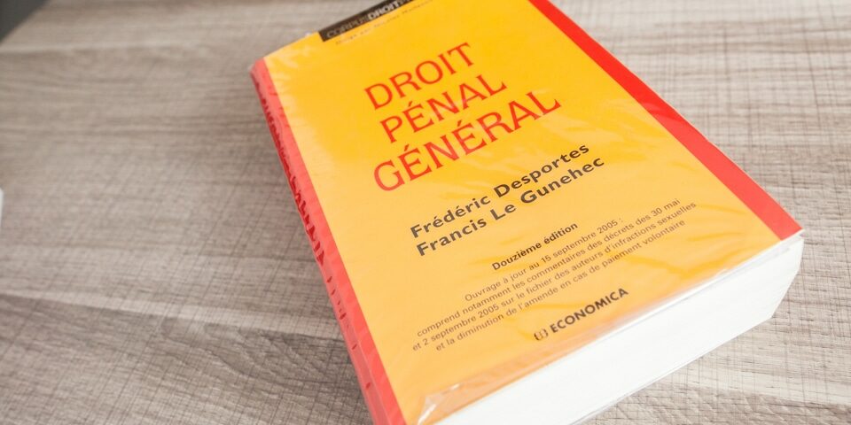 Livre de droit penal general et honoraires